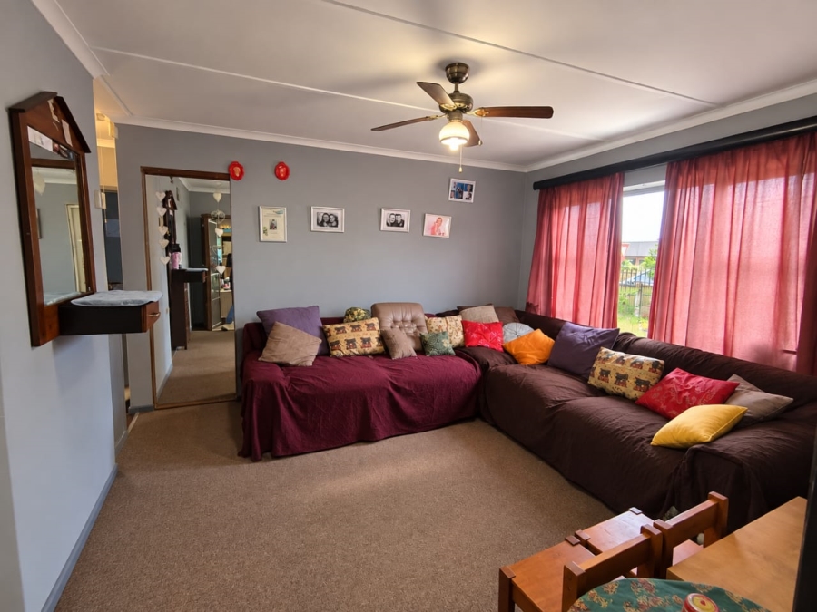 2 Bedroom Property for Sale in Heiderand Western Cape